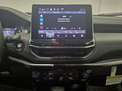 New 2026 Jeep Compass Latitude image 12