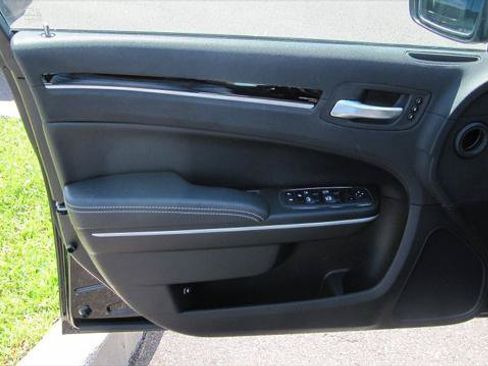 Certified 2023 Chrysler 300 S w/ Comfort Group RWD image 6