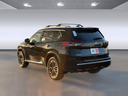 New 2026 Nissan Rogue Platinum image 3