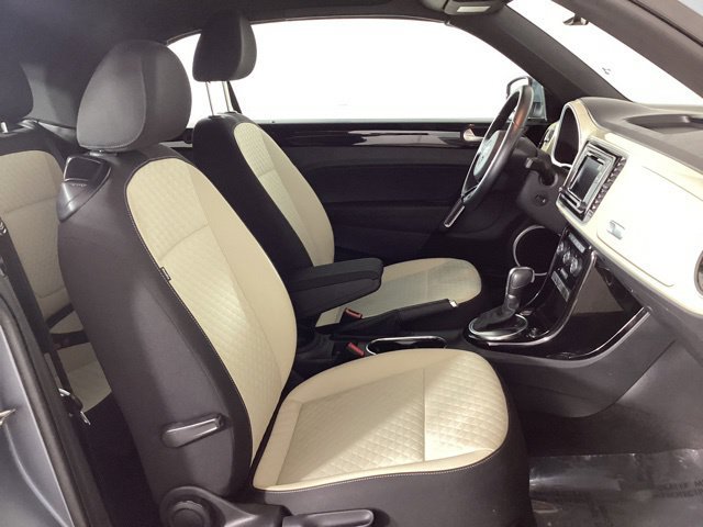 Used 2019 Volkswagen Beetle 2.0T SE FWD image 22