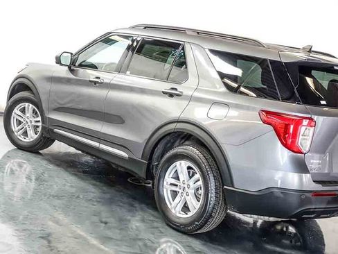 Used 2022 Ford Explorer XLT AWD/4WD image 11