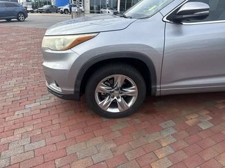 Used 2014 Toyota Highlander Limited FWD video 2