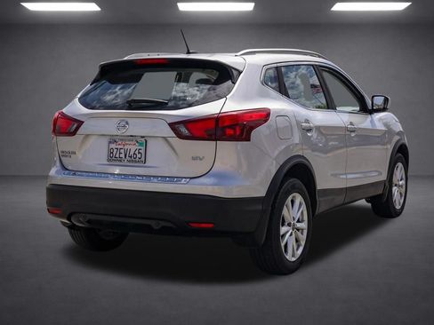 Used 2019 Nissan Rogue Sport SV FWD image 4
