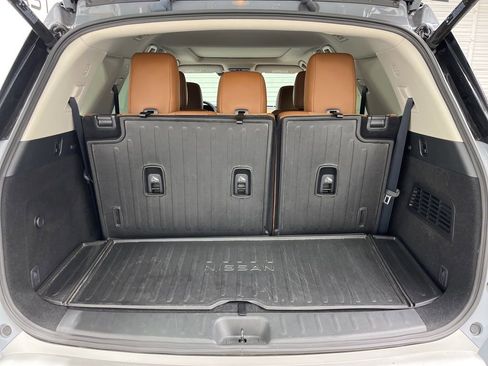 Used 2025 Nissan Pathfinder Platinum image 26