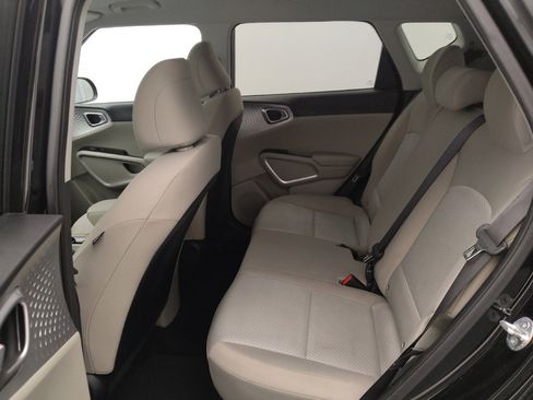 Used 2024 Kia Soul LX image 18