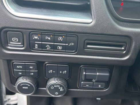 Used 2022 Chevrolet Tahoe Z71 w/ Luxury Package image 5