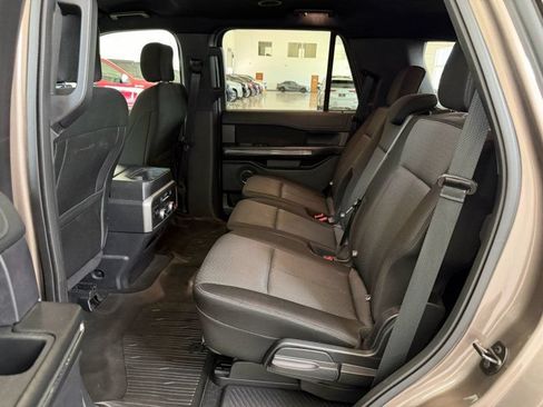 Used 2019 Ford Expedition XLT AWD/4WD image 16