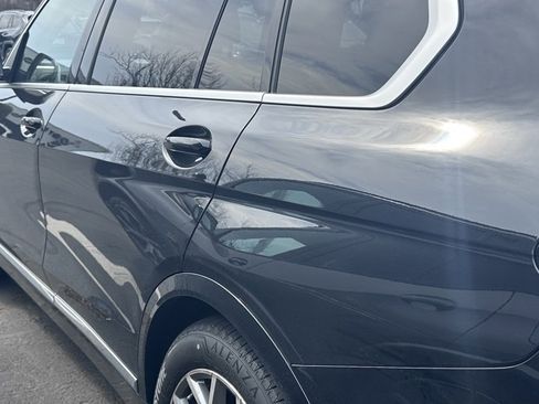 Certified 2024 BMW X7 xDrive40i w/ Premium Package image 9