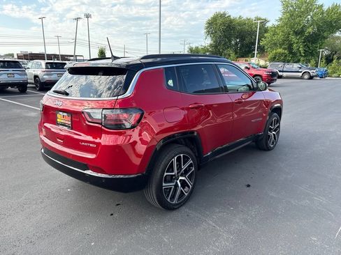 Used 2025 Jeep Compass Limited w/ Elite Group AWD/4WD image 5