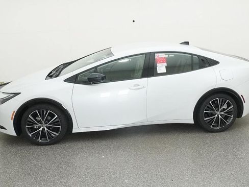 Used 2026 Toyota Prius XLE FWD image 34