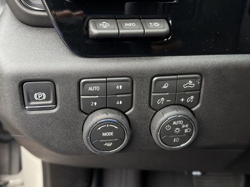New 2026 Chevrolet Silverado 2500 ZR2 AWD/4WD image 19