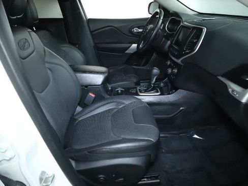 Used 2018 Jeep Cherokee Overland w/ Technology Group AWD/4WD image 37