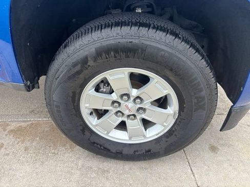 Used 2018 GMC Canyon 2WD Crew Cab w/ Convenience Package image 16