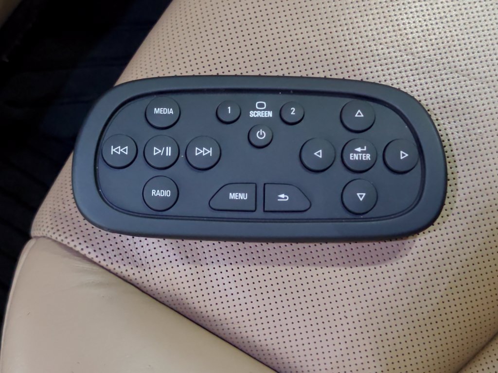 Used 2018 Cadillac Escalade Platinum AWD/4WD image 11
