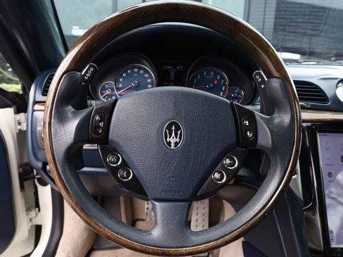 Used 2011 Maserati GranTurismo Convertible RWD image 27
