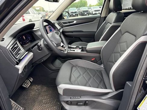 Used 2024 Volkswagen Atlas Peak Edition SEL AWD/4WD image 22