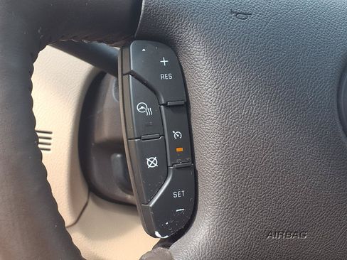 Used 2008 Buick Lucerne CXL w/ Luxury Package FWD image 27
