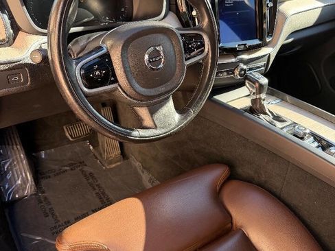 Used 2018 Volvo XC60 T6 Inscription w/ Convenience Package image 11