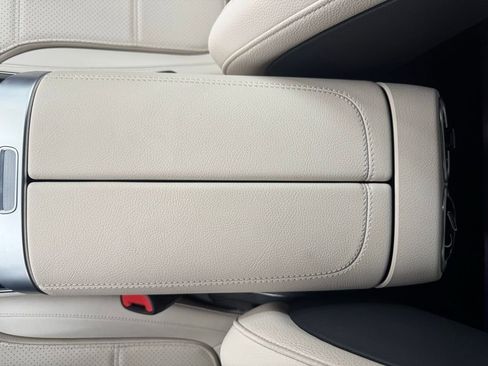 Used 2025 Mercedes-Benz GLC 300 4MATIC image 37