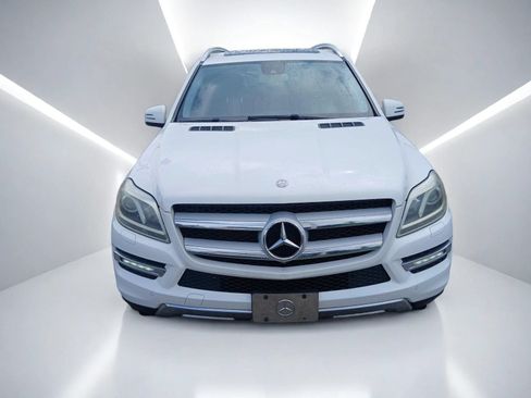 Used 2015 Mercedes-Benz GL 450 4MATIC w/ Parking Assist Package image 3
