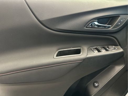 Used 2022 Chevrolet Equinox RS image 17