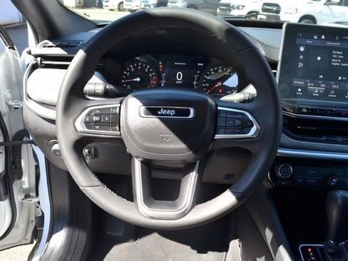 Used 2024 Jeep Compass Latitude w/ Altitude Special Edition image 19
