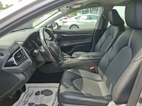Used 2024 Toyota Camry SE FWD image 13