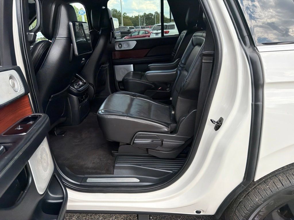 Used 2021 Lincoln Navigator L Reserve AWD/4WD image 14