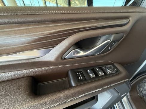 Used 2024 GMC Yukon XL Denali w/ Advanced Technology Package image 11