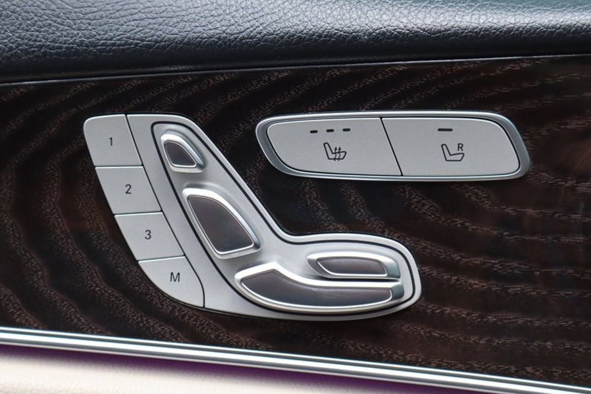 Used 2019 Mercedes-Benz E 450 4MATIC Sedan w/ Premium Package image 35