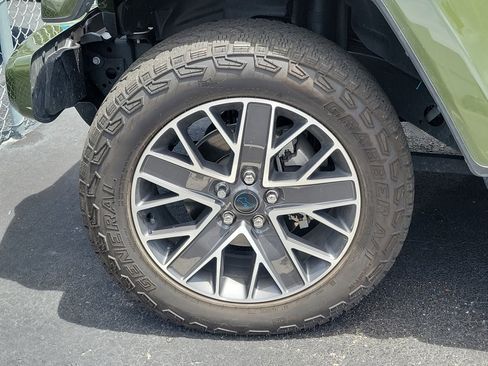 Used 2024 Jeep Wrangler High Altitude AWD/4WD image 2
