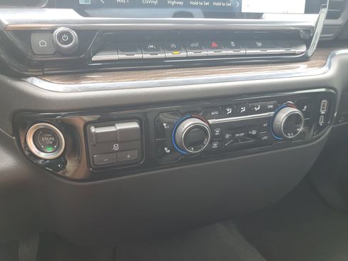 Used 2025 Chevrolet Silverado 1500 LT image 22