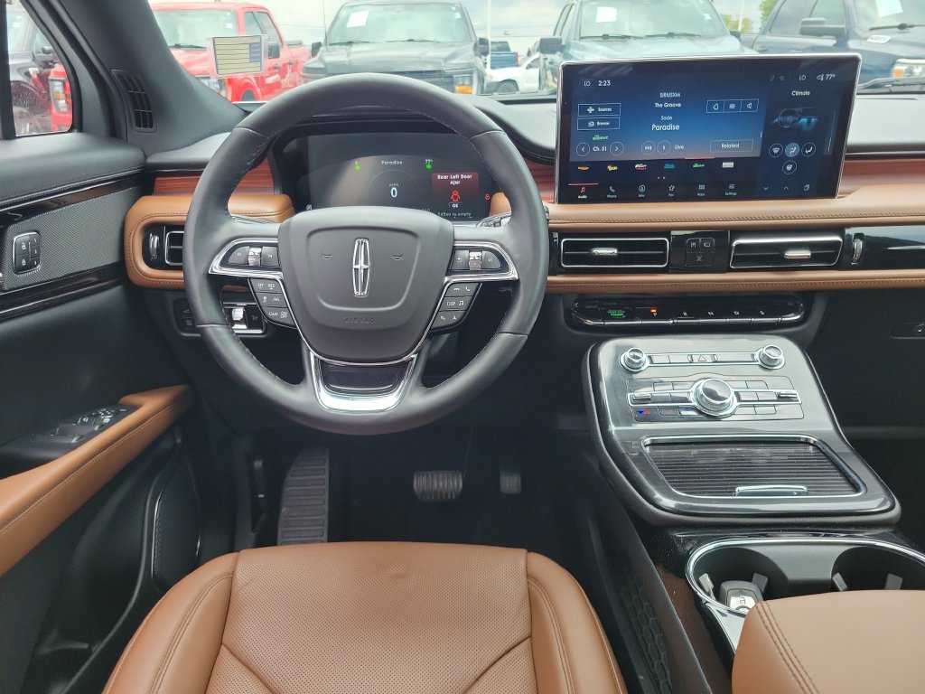 Used 2023 Lincoln Nautilus Reserve AWD/4WD image 12