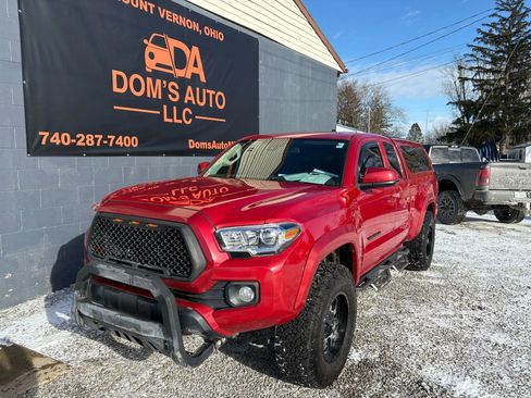 Used 2018 Toyota Tacoma SR5 w/ SR5 Appearance Package (SM) image 6