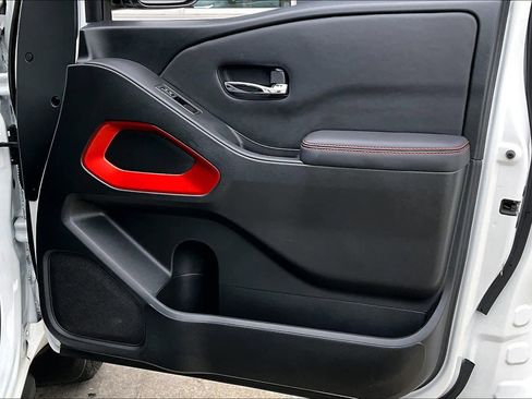 Used 2024 Nissan Frontier PRO-4X w/ Off-Road Protection Package image 22