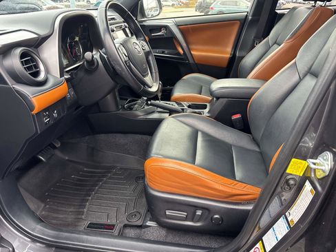 Certified 2016 Toyota RAV4 SE image 9