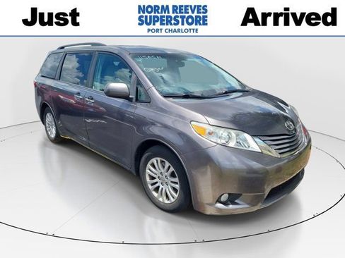 Used 2015 Toyota Sienna XLE w/ XLE Navigation Package FWD image 1