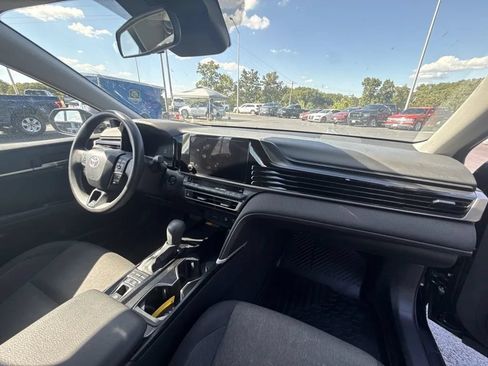 Used 2025 Toyota Camry LE FWD image 11