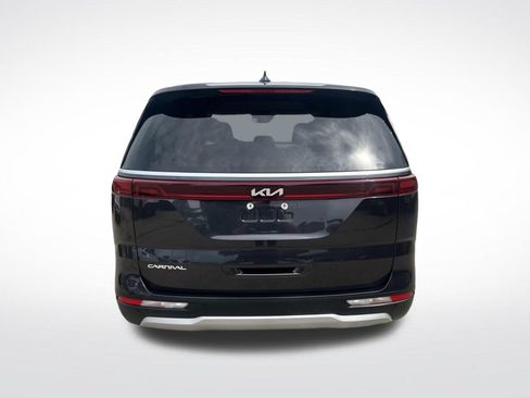 Certified 2024 Kia Carnival LX FWD image 40