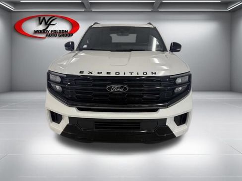 New 2026 Ford Expedition Platinum image 2