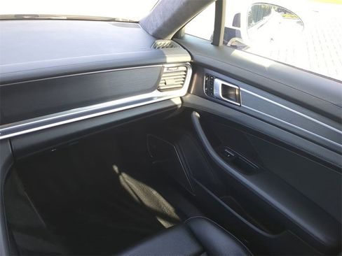 Used 2019 Porsche Panamera GTS image 18