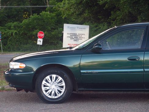 Used 2002 Buick Century Custom w/ Special Edition Pkg FWD image 24