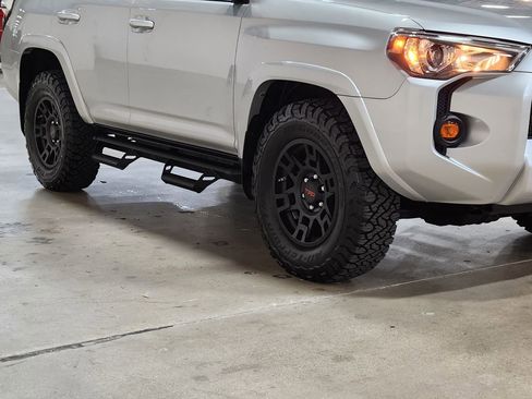 Used 2021 Toyota 4Runner SR5 image 17