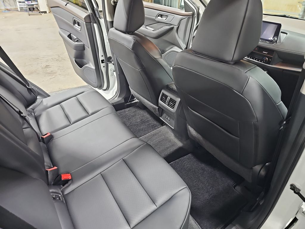 Certified 2023 Nissan Rogue SV w/ SV Premium B Package AWD/4WD image 11
