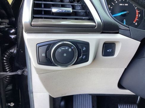 Used 2017 Ford Fusion SE image 51