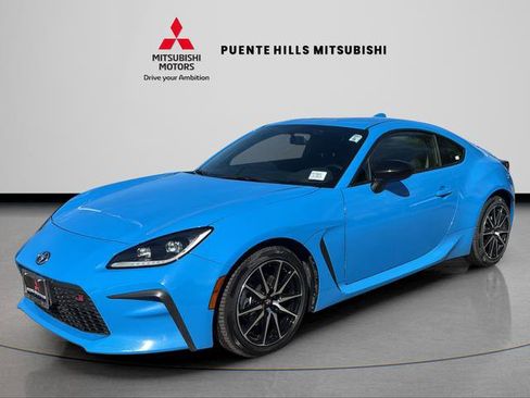 Used 2023 Toyota GR86 image 1