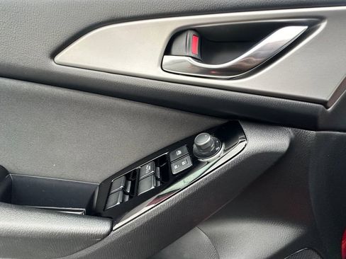 Used 2017 MAZDA MAZDA3 Sport w/ Preferred Equipment Package image 11