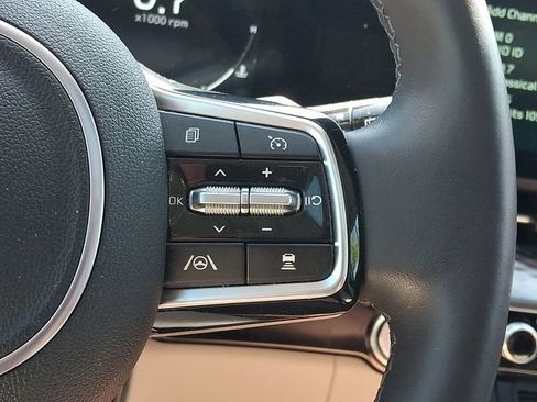 Used 2024 Kia Carnival FWD image 24