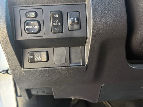Used 2016 Toyota Tundra SR5 RWD image 25