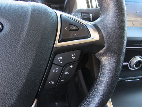 Used 2019 Ford Edge Titanium FWD image 27